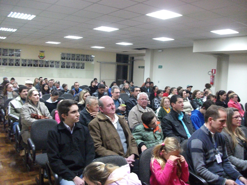 DESENVOLVIMENTO SOCIAL REALIZA FORMATURA DE TRÊS CURSOS PROFISSIONALIZANTES